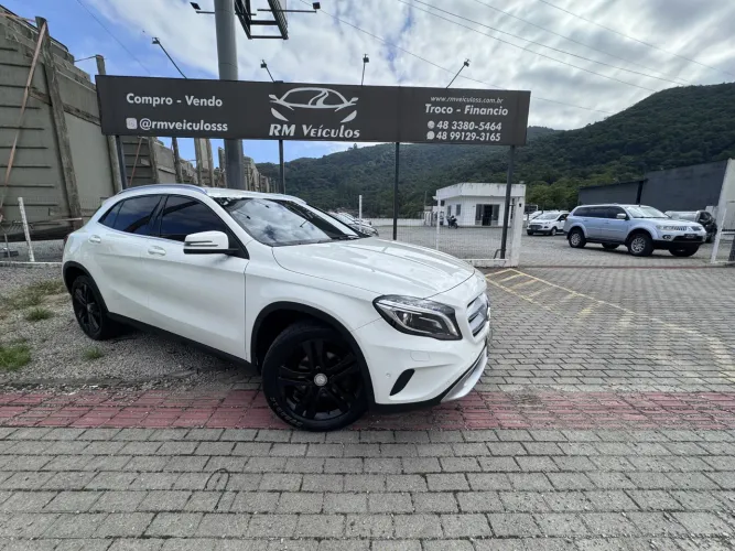 Mercedes-Benz GLA-200 GLA 200 Night 1.6. TB 16V Flex Aut. 2016