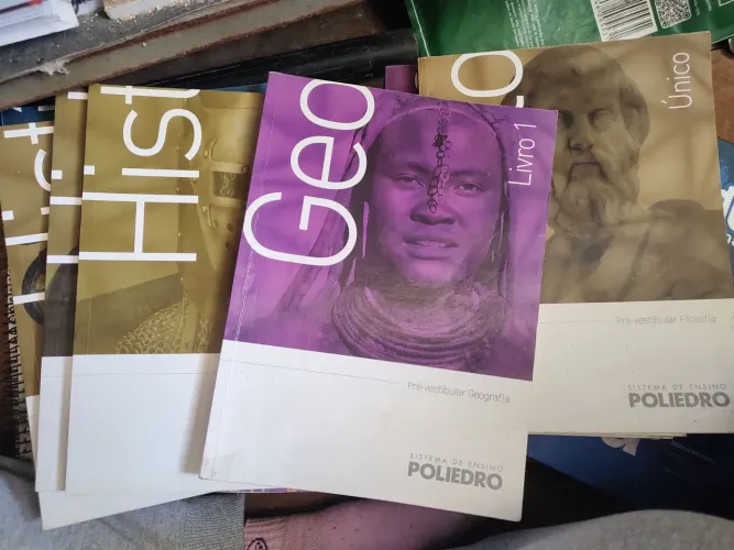 Doação Livros Pré Vestibular Poliedro