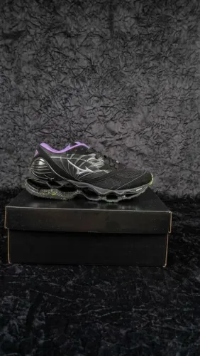 Tênis Mizuno Wave Pro 8 Preto com Roxo
