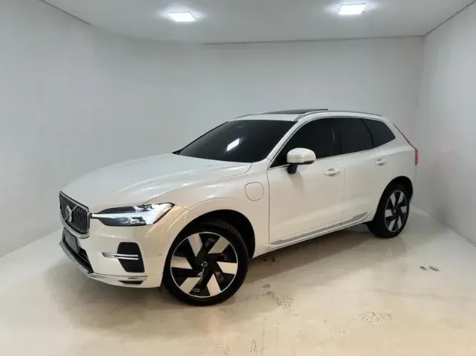 Volvo XC-60 T-8 Ultimate 2.0 AWD (híbrido) 2024