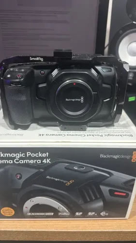 Blackmagic pocket 4k + SSD 1TB + Cartão de 128gb + leitor lexar + cage smallrig