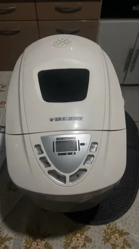 Panificadora black & Decker deluxe 