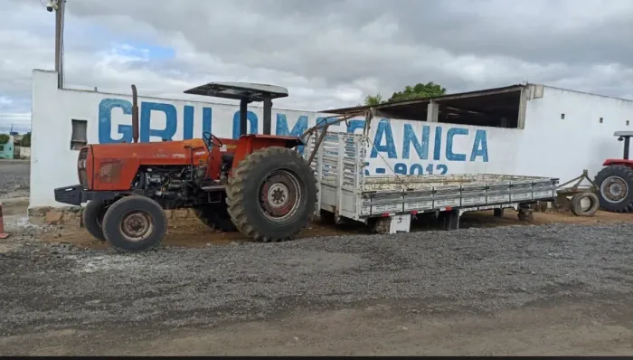 TRATOR MASSEY FERGURSON 275
