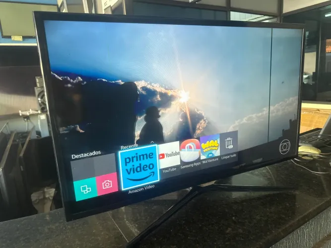 SmRt tv 40 polegadas com uma linha na tela