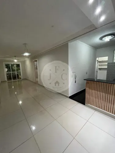 Casa em Condomínio com 2 quartos para alugar, 110m  Condomínio Geranios