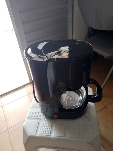 Cafeteira Arno Tamanho Pequeno.