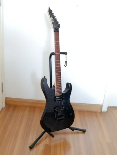 Guitarra de Mogno ESP Ltd M-200FM Captadores LDR Black Flame Floyd Rose Made in Indonesia