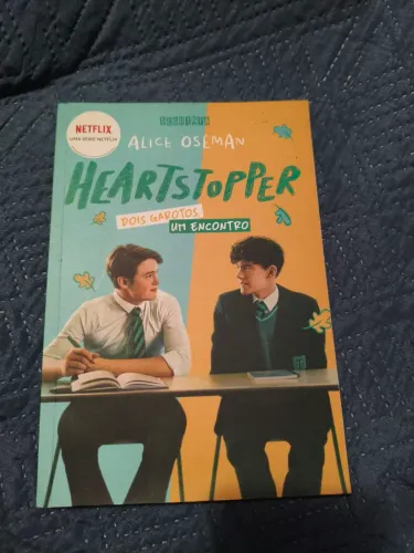 Livro heartstopper