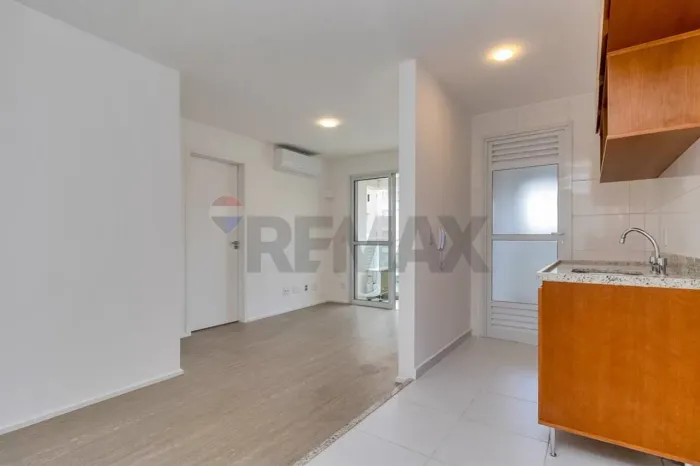 Apartamento para locação na Barra Funda com 41 m², 1 vaga e varanda e lazer completo no At