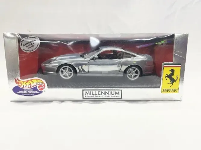 Edição Limitada 1/18 Hot Wheels Millennium Ferrari 550 Maranello
