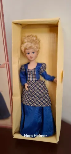 Boneca damas da época 
