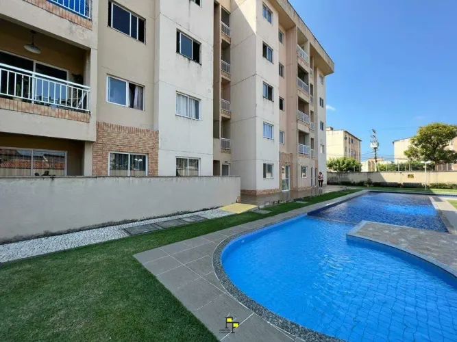 Cajazeiras, Apt com 61m², 3 quartos,1 Wc social, 1 vaga de garagem. Condomínio com Piscina