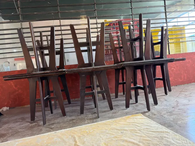 14 Mesas 80x80 madeira Tabaco 