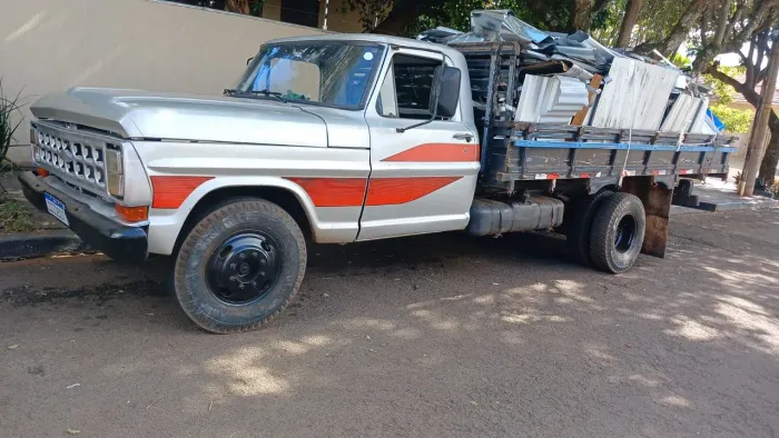 Ford f4000 ano 1984 direção hidráulica ACEITO TROCA MEIOR O MENOR VALOR