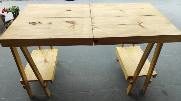 Vendo mesa tipo cavalete em excelente estado de conservação