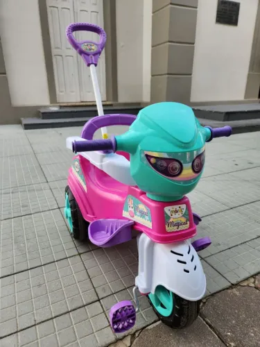 Vendo Motoca baby City Menina Infantil Maral.<br>Valor $350 reais