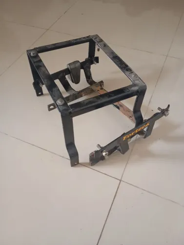 SUPORTE PARA BAÚ FORTECK PARA LANDER. TODOS OS ANOS
