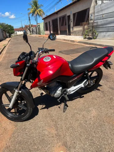 Moto em excelente estado falar com Paulo *