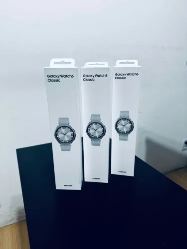 Smartwatch Samsung Galaxy Watch6 Classic LTE 47mm Tela Super AMOLED prata