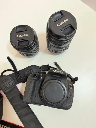 Cânon Rebel T5i