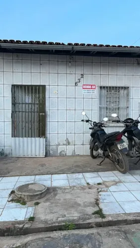 Casa com 2 Quartos, 2 Banheiros e Quintal no Bairro Santa Rita