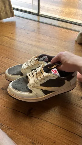 Air jordan 1 low travis scott reverse mocha
