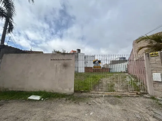 Terreno de 451m² no Umuharama, próximo ao Shopping Pelotas, com ótima localização e excele