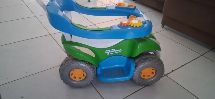 Carro Quadriciculo de Empurrar Criança