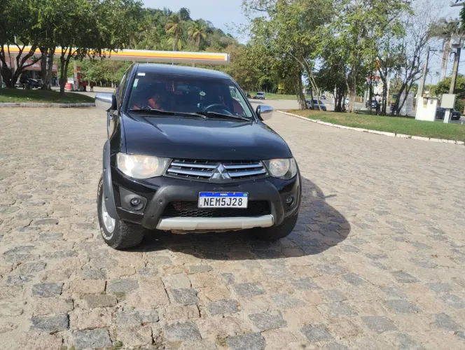 Mitsubishi L200 Triton GLS 3.2 CD TB Int.diesel MEC 2013