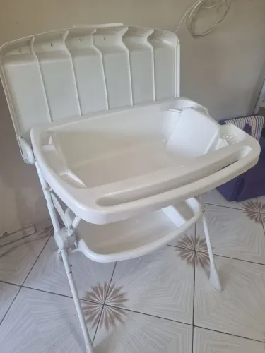 Banheira com trocador para bebê recém nascido. 