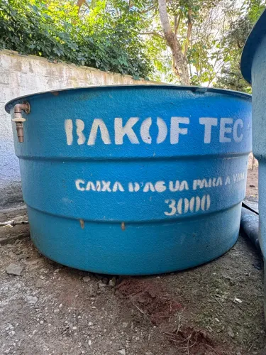 Vendo caixa d?água de 3000L