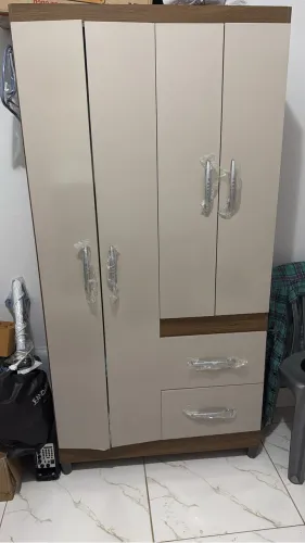 Guarda roupa pequeno usado