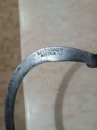 Vendo cortador antigo de arroz .