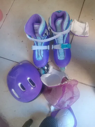 Vende-se um patins tem ótimas condições valor r$ 70