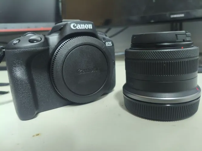 CANON EOS R50 + LENTE