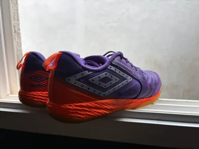 Chuteira Umbro Pro 5 Bump Dia de Los Muertos Edição Especial de Halloween