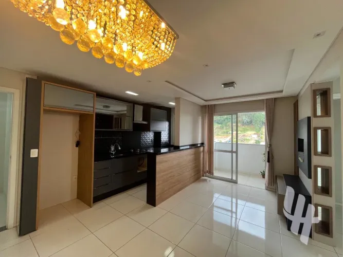 Apartamento Semi-Mobiliado | 2 Quartos, Suíte e sacada com churrasqueira
