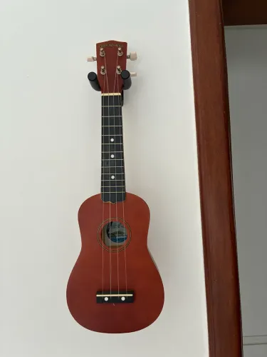 Ukulele diamond head 