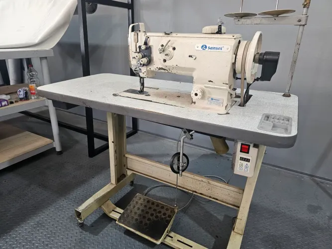 Máquina de costura Sansei TRANSPORTE TRIPLO<br>Valor 2.500,00