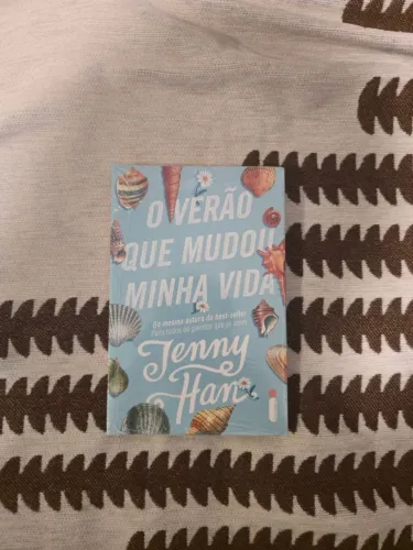 Vendo Livro O verão que mudou minha vida.