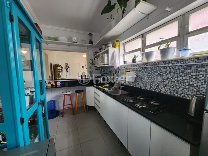 Apartamento 2 dormitórios, 1 suíte, no Bom Fim - Porto Alegre - RS