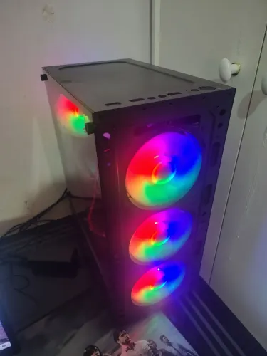 CPU i7 16GB RAM Rx 580 8GB / 500GB SSD