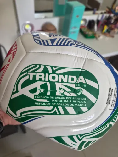 Vende-se bola de futebol nova 