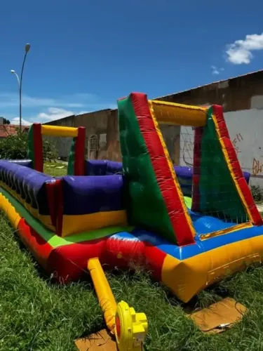 Futebol de sabão 8x4M aluguel somente R$499,90 em ate 3x sem juros atendemos todo DF