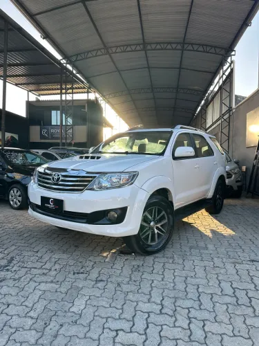 Toyota Hilux CD SRV D4-d 4X4 3.0 TDI Diesel AUT 2013