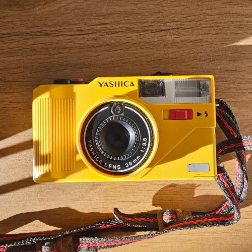 Câmera Yashica MF-3 Super Amarela - Colecionavel