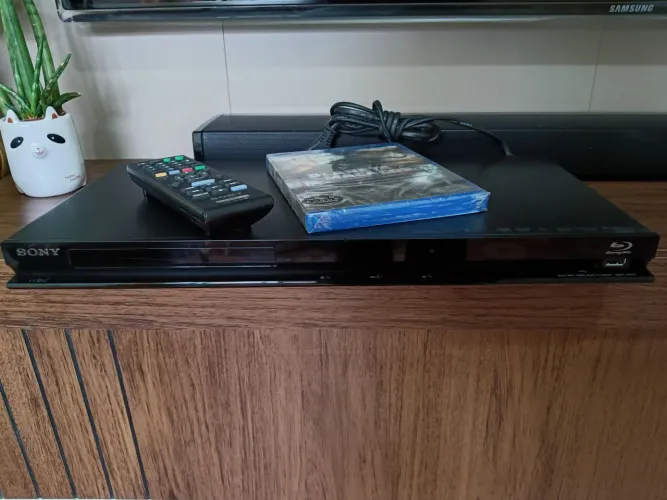Blu-ray Sony Modelo BDP - S370 Com Disco De Blu-ray De Brinde.