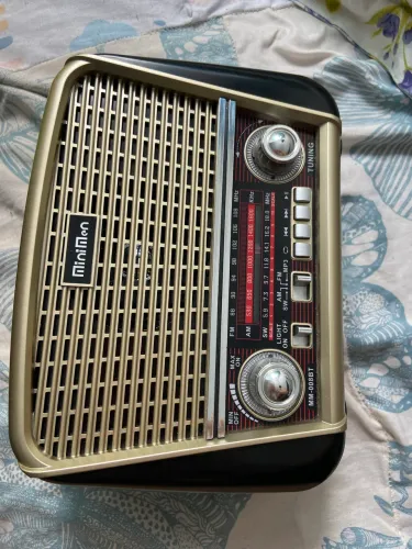 Ferro de passar e rádio 