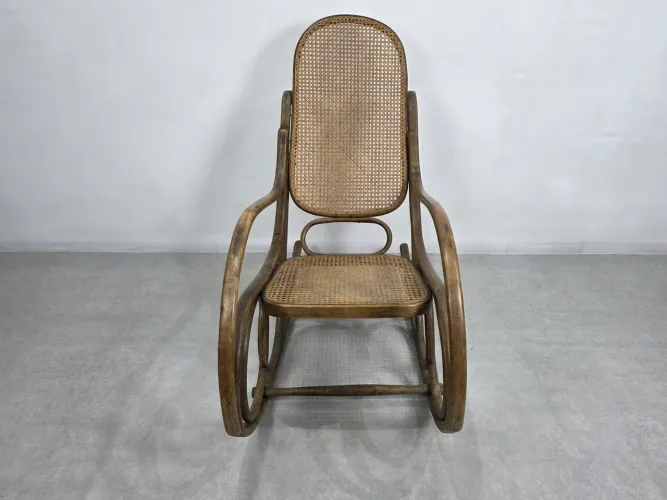Cadeira de balanço Michael thonet