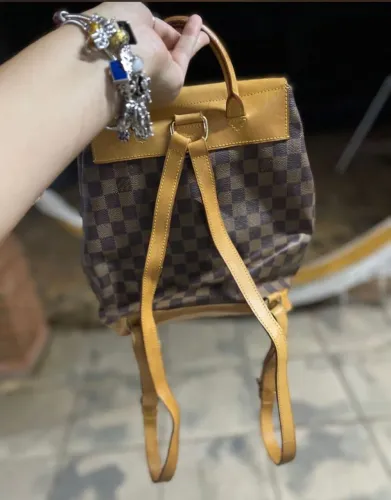 Mochila Louis Vuitton Soho Centenaire Damier Ébène<br>edição limitada altamente colecionável.